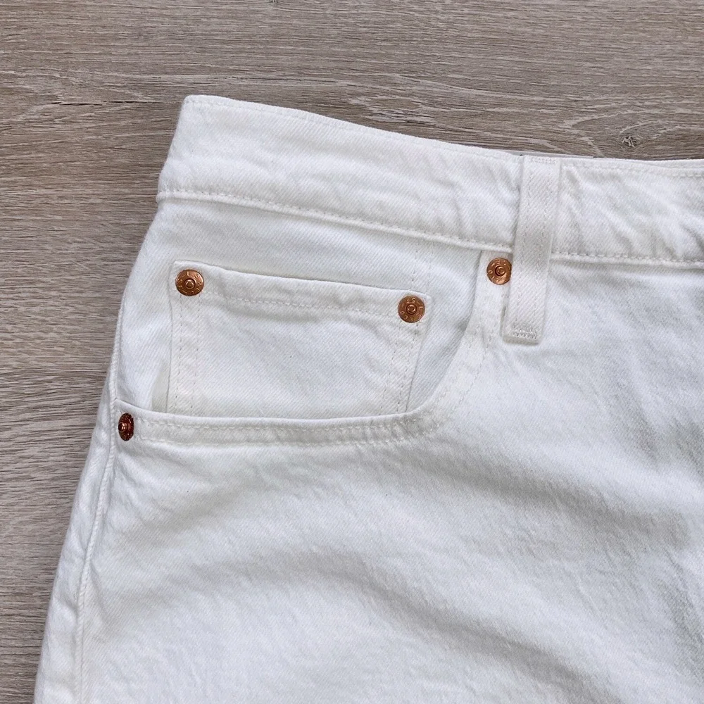 Levis Shorts Womens 33 Ivory Button Fly‎ Cutoff High Waisted Denim NWT